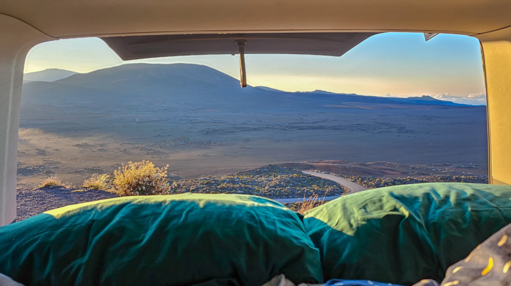 Lever de soleil sur la Plaine de Sables, île de la Réunion